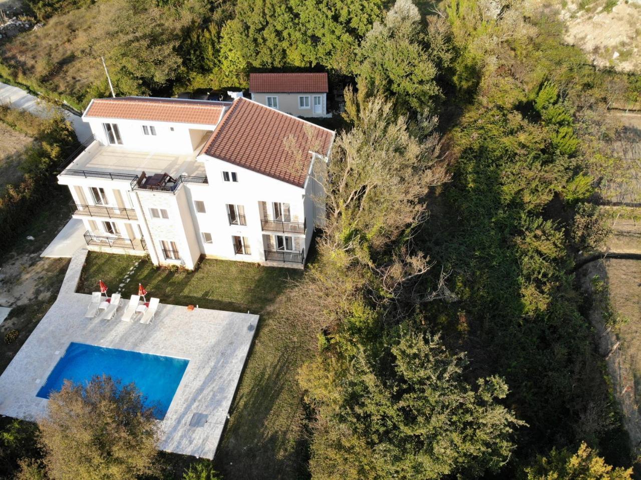 Apartment Vrutak Cattaro Esterno foto