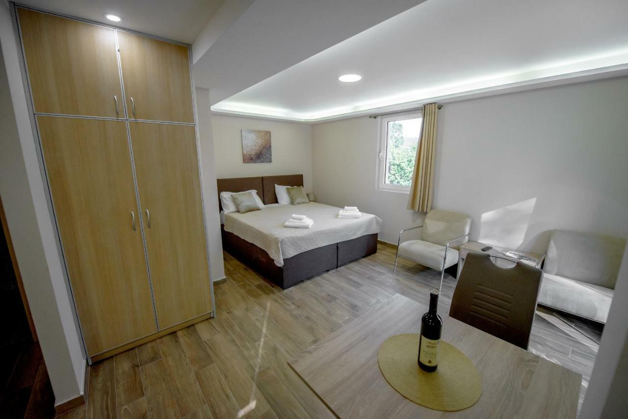 Apartment Vrutak Cattaro Esterno foto