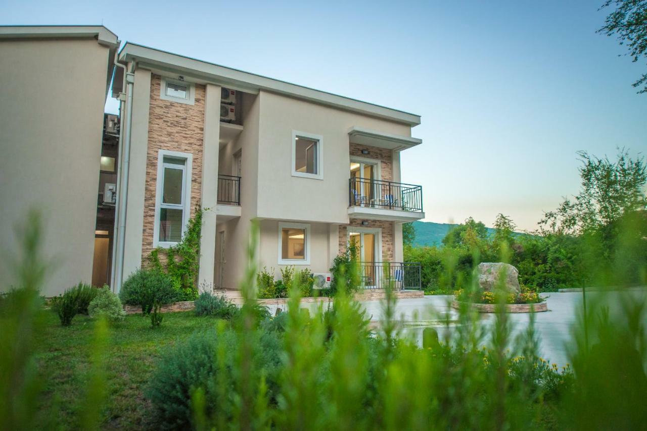 Apartment Vrutak Cattaro Esterno foto