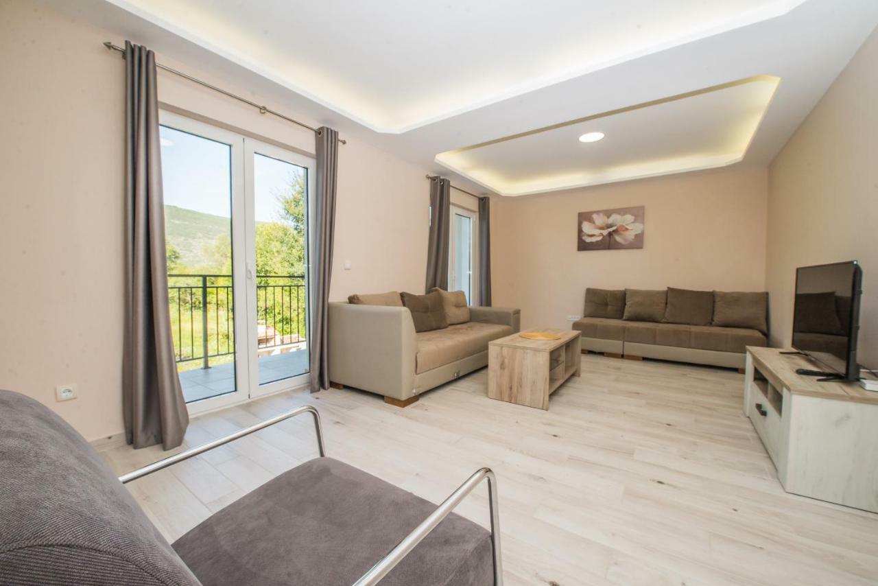 Apartment Vrutak Cattaro Esterno foto