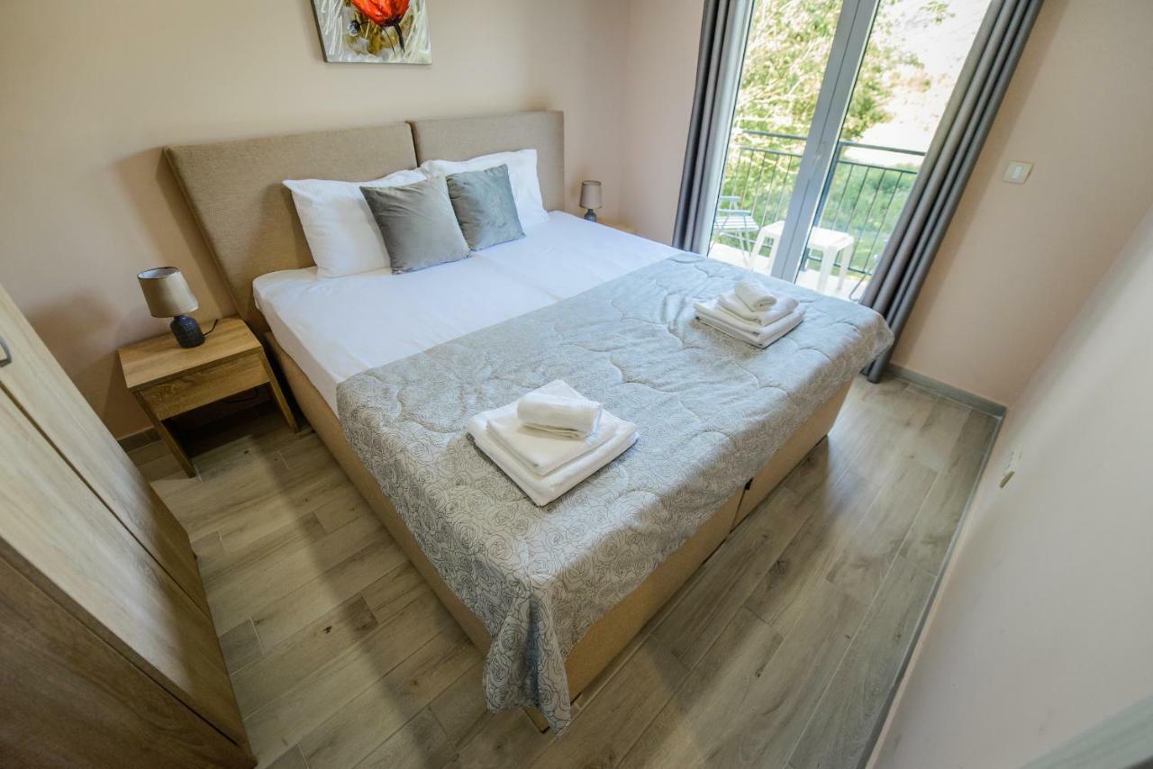 Apartment Vrutak Cattaro Esterno foto