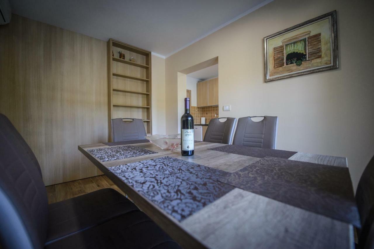 Apartment Vrutak Cattaro Esterno foto