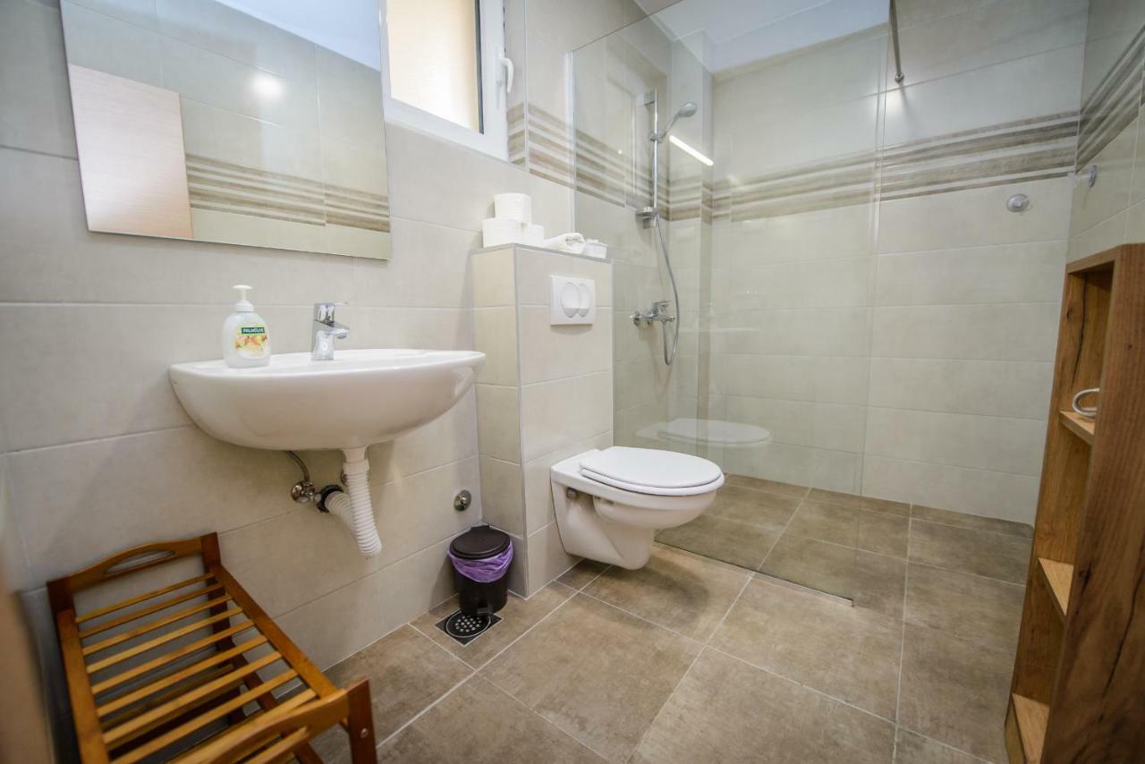 Apartment Vrutak Cattaro Esterno foto