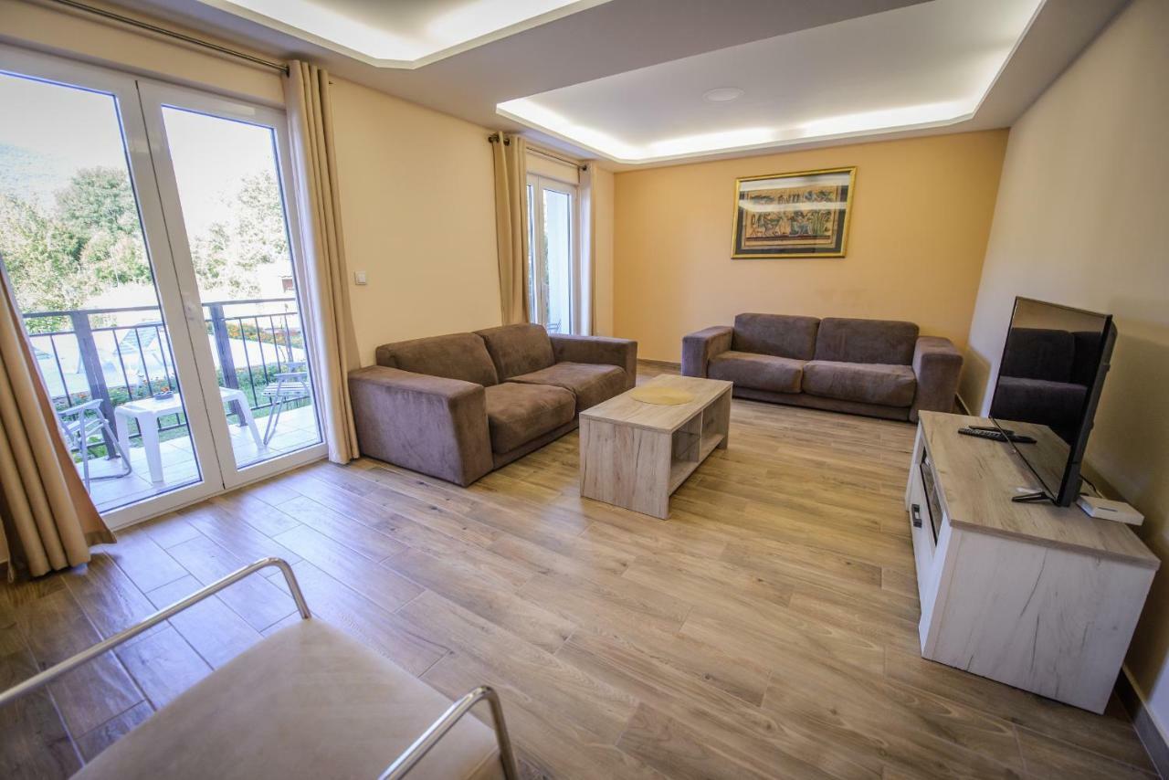 Apartment Vrutak Cattaro Esterno foto
