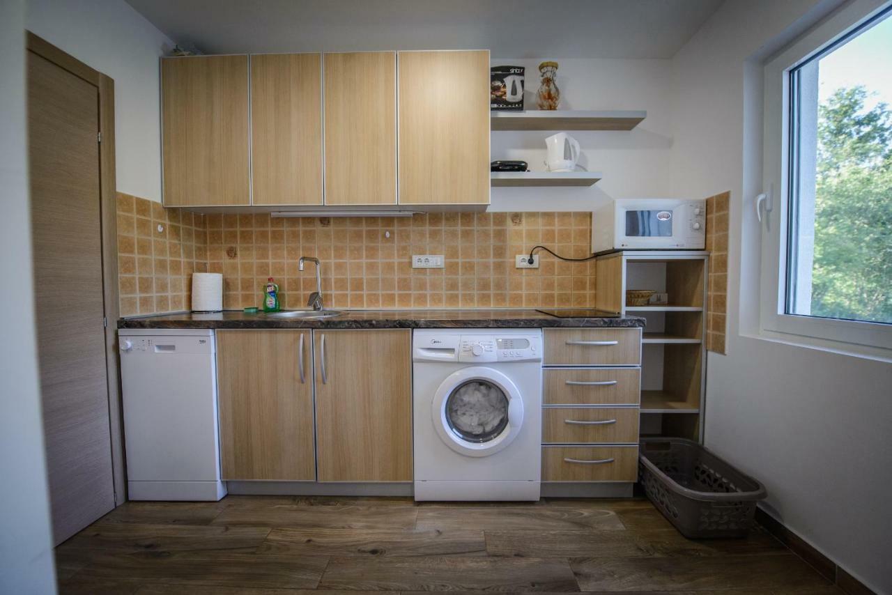 Apartment Vrutak Cattaro Esterno foto