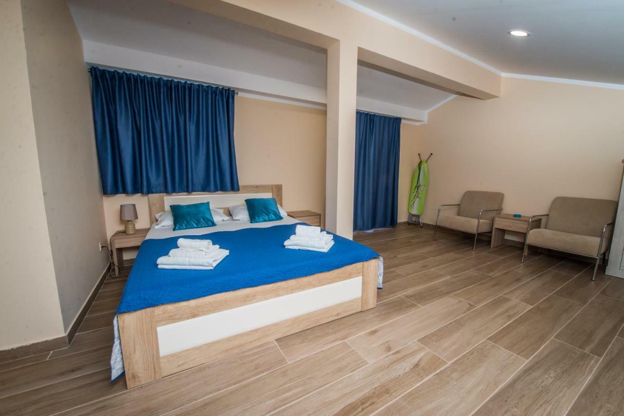 Apartment Vrutak Cattaro Esterno foto